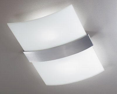 Пример плоского потолочного светильника для прихожей