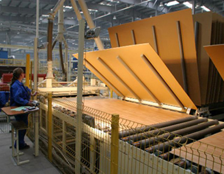 завод по производству мебельных плит и  ламината